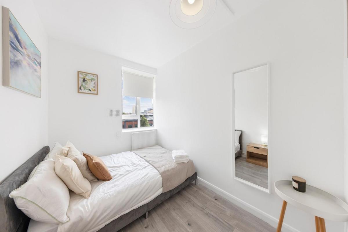 Newly Renovated Modern Vauxhall Flat *